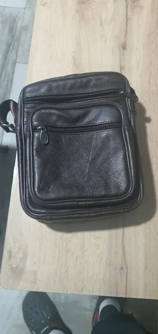Bolso bandolera de piel marrón