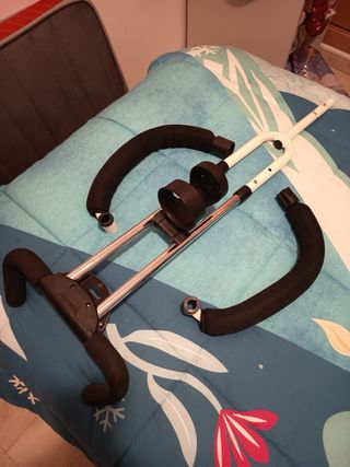 Triciclo infantil con capota y cesta