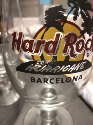 4 Copas Hard Rock Hurricane Barcelona y vaso.