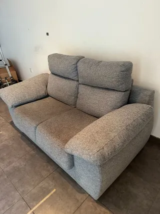 Sofá gris 2 plazas