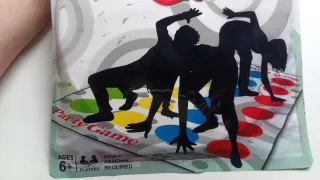 Juego Twister, ESTRENAR