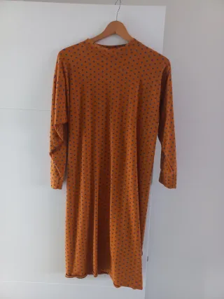 Vestido naranja manga larga