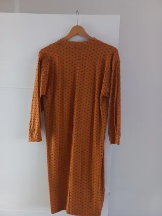 Vestido naranja manga larga