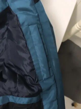 Chubasquero Teal y Negro