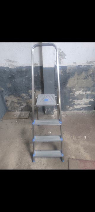 Escalera Aluminio 4 Peldaños
