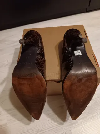 Zapatos de salón ZENDRA cocodrilo marrones