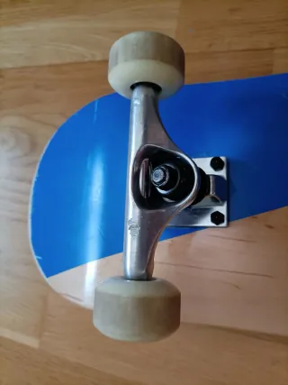 Skate Board Diseño Triángulo Azul Rojo