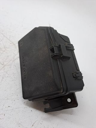 CAJA RELES / FUSIBLES TOYOTA YARIS (2)