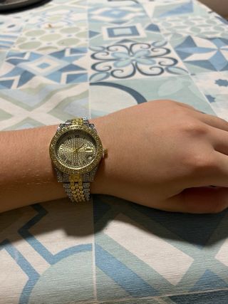 Orologio di Lusso Dorato e Argentato con Diamanti