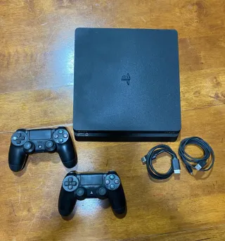 PS4 (PlayStation 4) con 2 mandos