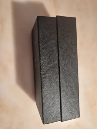 Caja de gafas Prada negra