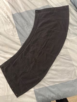 Falda vaquera negra con botones