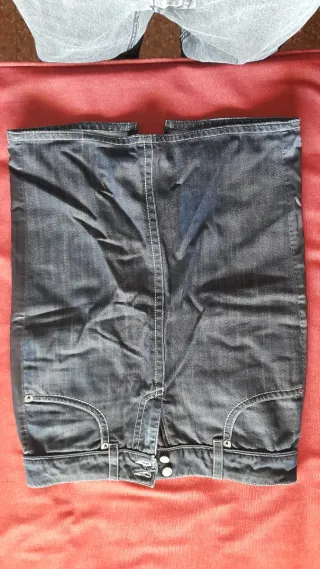 6 capi donna: 2 vestiti, 2 magliette e 2 gonne