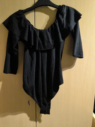 Body Zara Negro Volante Hombros Descubiertos