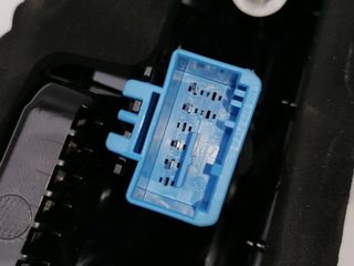 PILOTO TRASERO IZQUIERDO VOLKSWAGEN T-ROC (4)