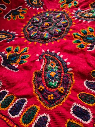 Mantelito antiguo bordado Irán