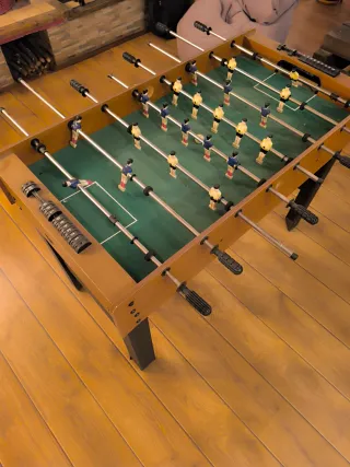 Futbolín de madera