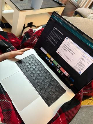 MacBook Pro 16 M3 Pro (Nov 2023) - Como nuevo