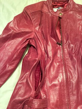 Chaqueta de piel roja