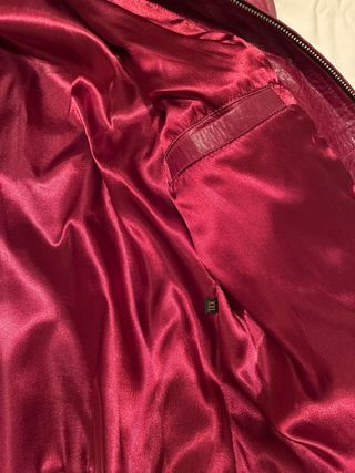 Chaqueta de piel roja