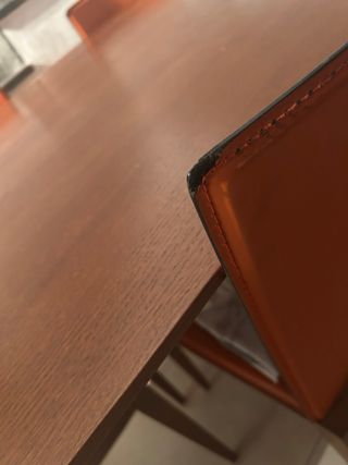 Mesa de comedor de madera