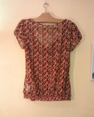 Blusa estampada fresca con cordones