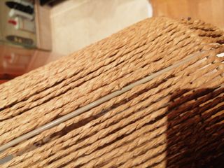 Cestillla di vimini con portacandele interno