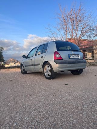 Renault Clio 2001