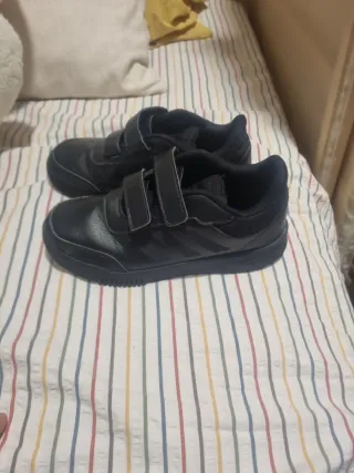 Zapatillas Adidas niño negras velcro