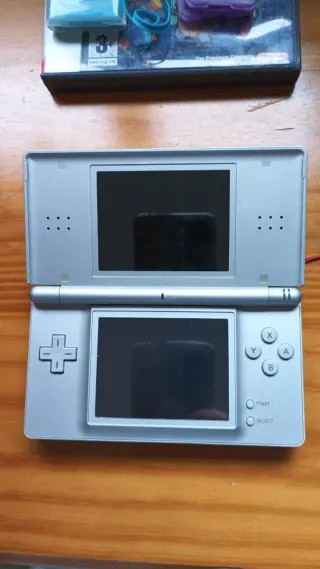 Nintendo DS Lite Plata + Juegos + complementos
