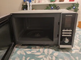 Microonde con funzione Grill e Forno - Severin