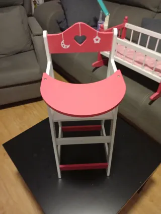 Cuna y trona de madera para juguete