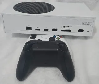 Xbox Series S + 2 Controles