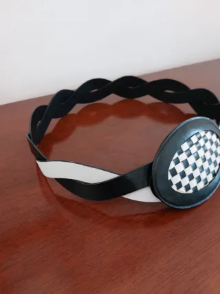 Cintura artigianale bianca e nera intrecciata