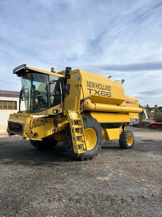 Cosechadora New Holland TX66