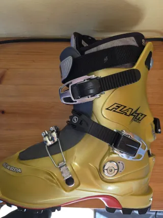 Equipo  completo  esquís de montaña.