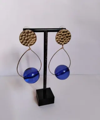 Pendientes aro dorado con bola azul