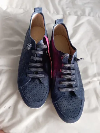 Deportivas azules de piel comodísimas