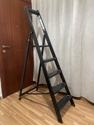 Escalera aluminio 5 peldaños