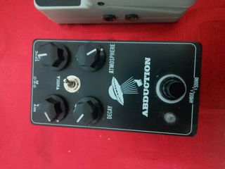 Lote 4 Pedales Guitarra: Abduction, Behringer, Zeu