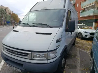 Furgoneta Iveco Blanca