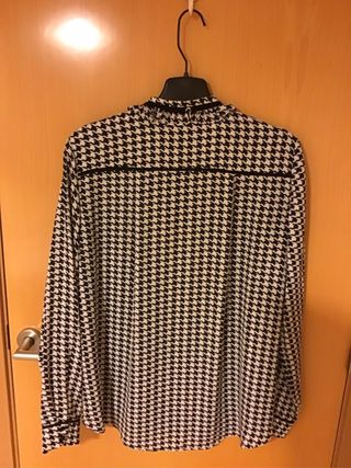 Blusa Zara pata de gallo volantes y lazada