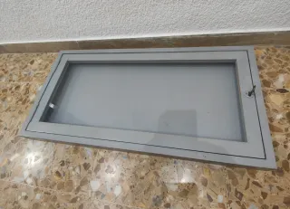 Vitrina expositora 80x40cm con llave