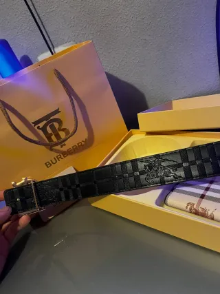 Kit Burberry Cinturón y Cartera