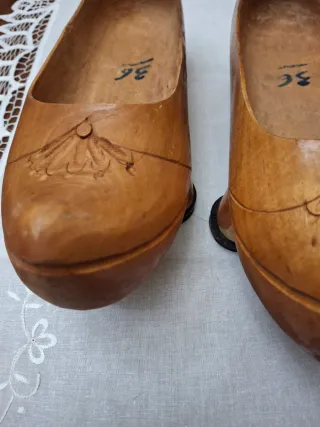 Zuecos Madera Astur Talla 36 Tallados