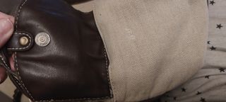 Bolso de hombro beige y marrón