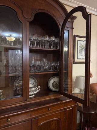 Aparador/Armario de salón de madera y cristal