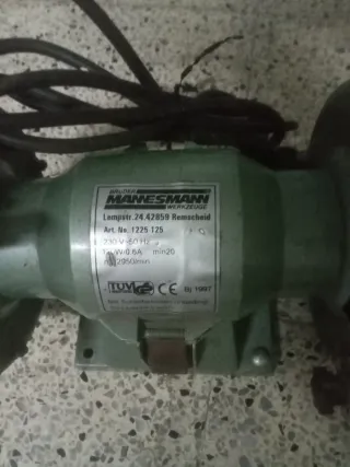 Lijadora de banco Mannesmann 150W fonsiona perfect