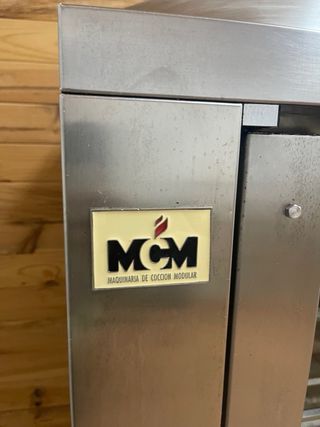 Máquina de pollos a l’ast marca MCM