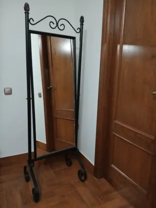 Specchio da terra in ferro battuto